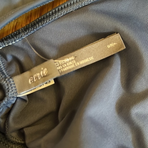 Aerie‎ Ruffle Bikini Top Size Small 🌸NWOT - Picture 3 of 3